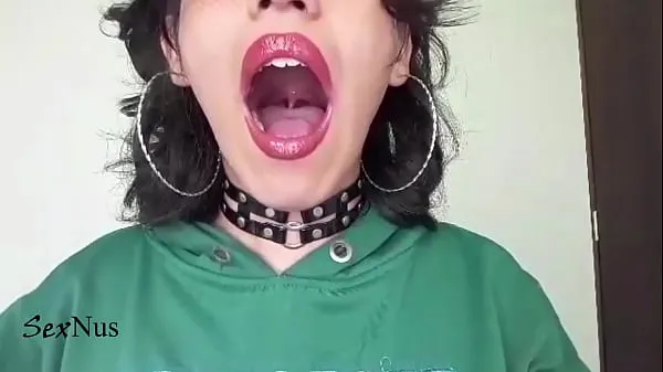 نیا Opening my mouth very wide until you see my uvula تازہ ٹیوب