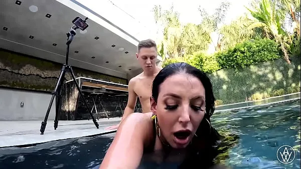 Ny ANGELA WHITE - Busty Bikini Sex in the Pool fresh tube