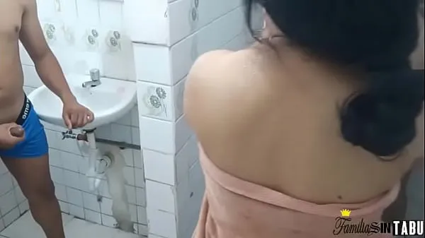 Sexy Fucked By Her Roommate Watching Him Naked In The Bathroom She Offers Her Cock And Eats It With Her Pussy Creampie On Dirty Face Xvideos Ống mới