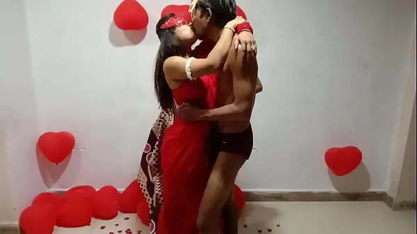 Newly Married Indian Wife In Red Sari Celebrating Valentine With Her Desi Husband - Full Hindi Best XXX أنبوب جديد جديد