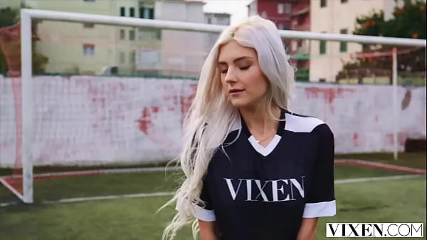 Nová VIXEN Fangirl Eva Elfie seduces her favourite soccer star čerstvá trubice