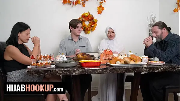 新Muslim Babe Audrey Royal Celebrates Thanksgiving With Passionate Fuck On The Table - Hijab Hookup新鲜的管子