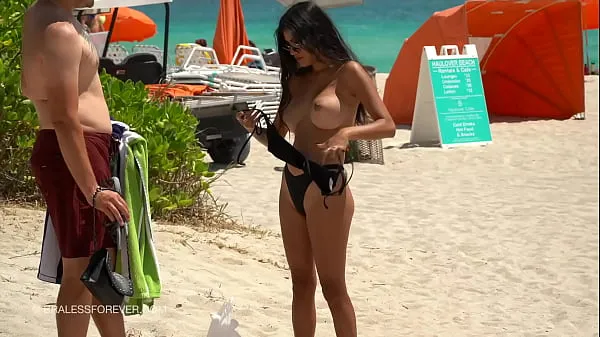 Nuevo Enorme boob hotwife en la playa tubo nuevo