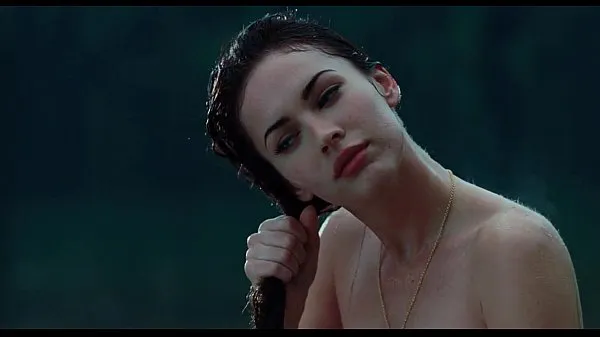 Megan Fox, Amanda Seyfried - Jennifer's Body Tiub baharu baharu