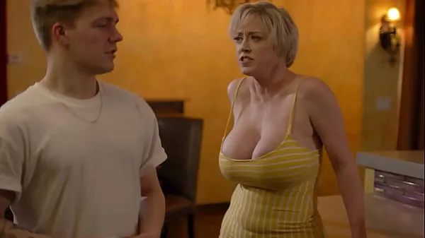 Nova Mature Step Mom with HUGE Tits Desesperately Try seduces her stepson sveža cev
