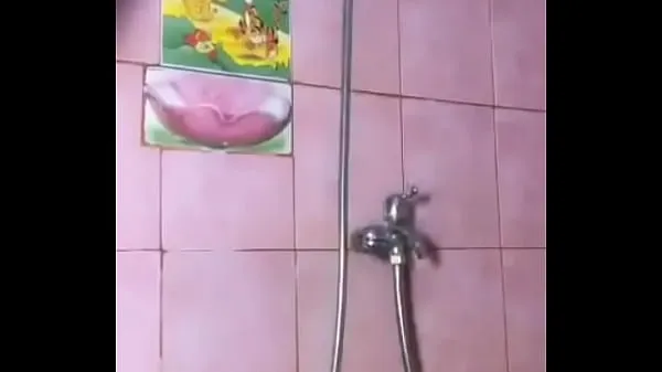 New Pinkie takes a bath fresh Tube