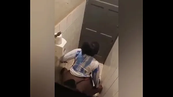 It hit the net, Hot African girl fucking in the bathroom of a fucking hot bar أنبوب جديد جديد