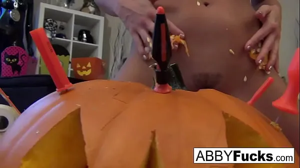 Abigail carves a pumpkin then plays with herself Tiub baharu baharu