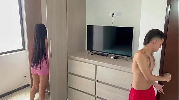 Nowa A good fuck while my stepsister looks for clothes in her closetświeża tuba